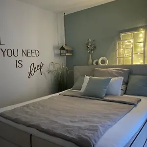 E&a Mitten Im Stadtzentrum Mit Lift Und Tiefgarage Apartment Hannover